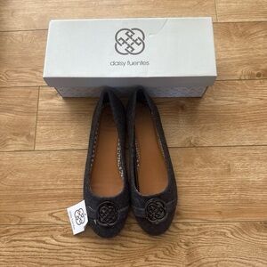 Daisy Fuentes Charcoal Loafers for Women 9M